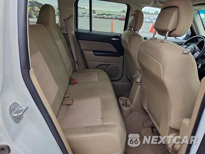 Zdjęcie 11 z 14 samochodu: 2016 JEEP PATRIOT LATITUDE VIN:1C4NJPFA7GD794882 - miniatura
