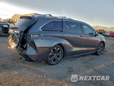 Trzecie zdjęcie samochodu z tyłu: 2025 TOYOTA SIENNA LIMITED VIN:5TDERKEC2SS263214 - miniatura