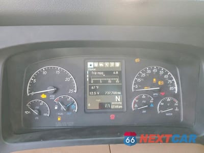 Zdjęcie 8 z 10 samochodu: 2019 FREIGHTLINER CASCADIA 126 VIN:3AKJHHDR1KSGC6058 - miniatura
