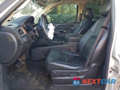 Zdjęcie 7 z 13 samochodu: 2013 CHEVROLET TAHOE C1500 LT VIN:1GNSCBE07DR254379 - miniatura