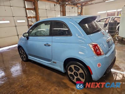 Drugie zdjęcie samochodu z przodu: 2015 FIAT 500 ELECTRIC VIN:3C3CFFGE5FT749859 - miniatura