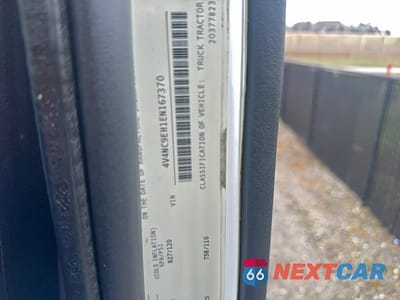 Zdjęcie 10 z 12 samochodu: 2014 VOLVO VN VNL VIN:4V4NC9EH1EN167370 - miniatura