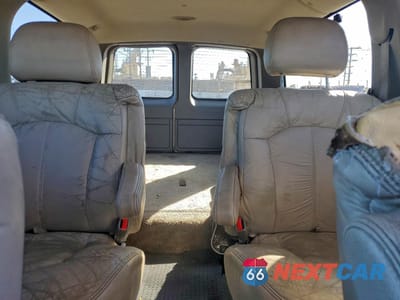 Zdjęcie 10 z 13 samochodu: 2001 CHEVROLET SUBURBAN VIN:3GNEC16T31G128368 - miniatura