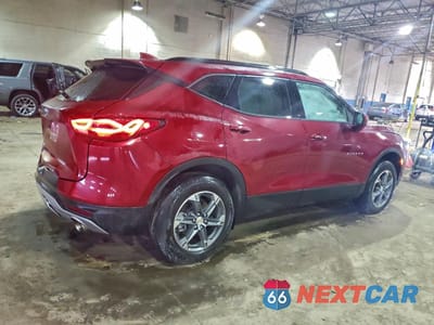 Trzecie zdjęcie samochodu z tyłu: 2025 CHEVROLET BLAZER 2LT VIN:3GNKBCR4XSS161159 - miniatura