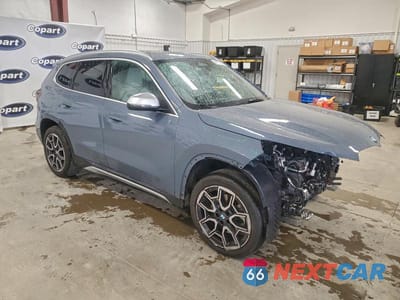 Czwarte zdjęcie samochodu z boku: 2024 BMW X1 XDRIVE28I VIN:WBX73EF07R5Z93512 - miniatura