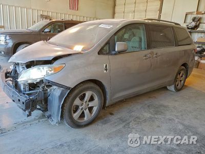 2017 TOYOTA SIENNA LE 5TDKZ3DC1HS862544 - główne zdjęcie licytacji z USA - miniatura