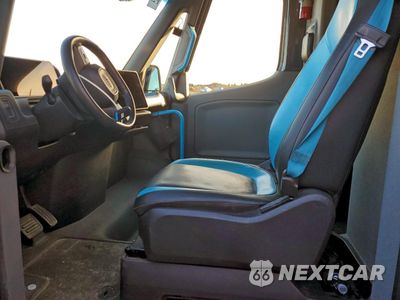 Zdjęcie 7 z 14 samochodu: 2024 RIVIAN EDV 700 DELIVERY VAN VIN:7FCEHEB23RN017153 - miniatura