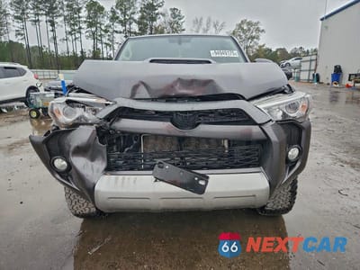 Piąte zdjęcie samochodu w środku: 2019 TOYOTA 4RUNNER TRD OFF-ROAD PREMIUM VIN:JTEBU5JR4K5673950 - miniatura