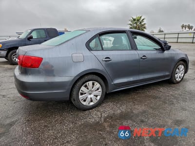Trzecie zdjęcie samochodu z tyłu: 2011 VOLKSWAGEN JETTA BASE VIN:3VW2K7AJ6BM391039 - miniatura