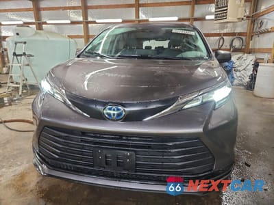 Piąte zdjęcie samochodu w środku: 2022 TOYOTA SIENNA LE VIN:5TDKSKFC6NS049840 - miniatura
