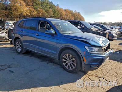 Czwarte zdjęcie samochodu z boku: 2018 VOLKSWAGEN TIGUAN S VIN:3VV1B7AX6JM011684 - miniatura