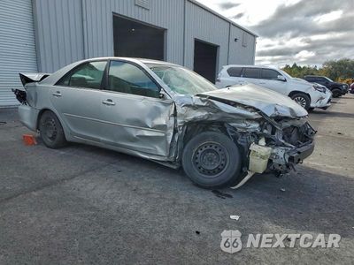 Czwarte zdjęcie samochodu z boku: 2004 TOYOTA CAMRY LE VIN:4T1BE32K24U933595 - miniatura