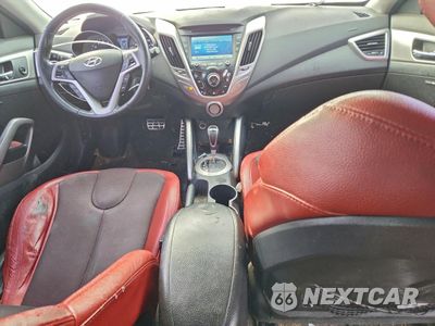 Zdjęcie 8 z 13 samochodu: 2012 HYUNDAI VELOSTER VIN:KMHTC6AD2CU064493 - miniatura