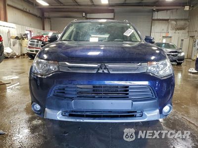 Piąte zdjęcie samochodu w środku: 2015 MITSUBISHI OUTLANDER SE VIN:JA4AZ3A3XFZ000638 - miniatura