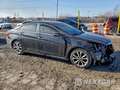 Czwarte zdjęcie samochodu z boku: 2014 HYUNDAI SONATA SE VIN:5NPEC4AC5EH901565 - miniatura