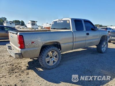 Trzecie zdjęcie samochodu z tyłu: 2004 CHEVROLET SILVERADO K1500 VIN:1GCEK19T74E367909 - miniatura