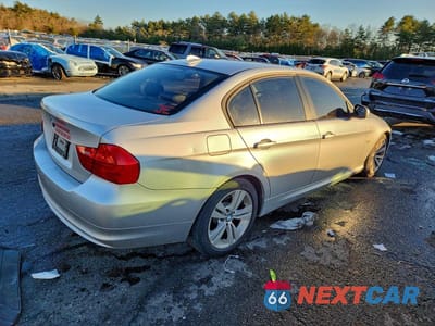 Trzecie zdjęcie samochodu z tyłu: 2011 BMW 328 XI SULEV VIN:WBAPK5G52BNN80037 - miniatura