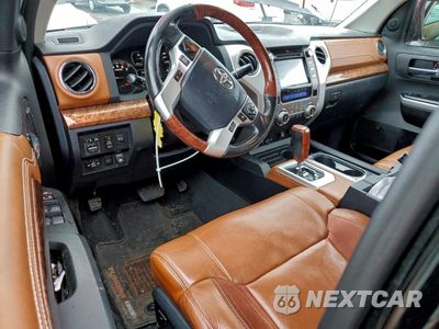 Zdjęcie 8 z 14 samochodu: 2019 TOYOTA TUNDRA CREWMAX 1794 VIN:5TFGY5F16KX246307 - miniatura