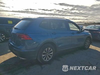 Trzecie zdjęcie samochodu z tyłu: 2018 VOLKSWAGEN TIGUAN S VIN:3VV1B7AX6JM011684 - miniatura