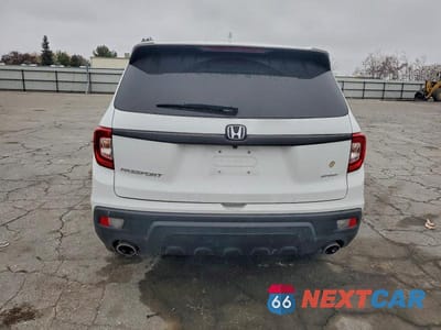 Zdjęcie 6 z 11 samochodu: 2020 HONDA PASSPORT SPORT VIN:5FNYF7H28LB005520 - miniatura