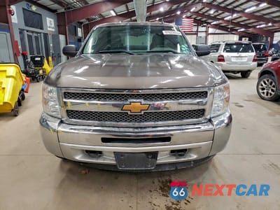 Piąte zdjęcie samochodu w środku: 2013 CHEVROLET SILVERADO K1500 LS VIN:1GCRKREA2DZ108984 - miniatura