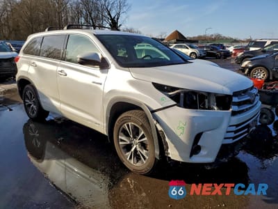 Czwarte zdjęcie samochodu z boku: 2017 TOYOTA HIGHLANDER HYBRID VIN:5TDBGRFH7HS028652 - miniatura