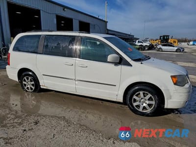 Czwarte zdjęcie samochodu z boku: 2010 CHRYSLER TOWN & COUNTRY TOURING VIN:2A4RR5D16AR479801 - miniatura