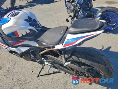 Zdjęcie 10 z 13 samochodu: 2021 BMW S 1000 RR VIN:WB10E2309M6D45040 - miniatura