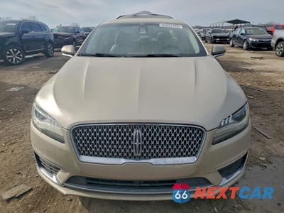 Piąte zdjęcie samochodu w środku: 2017 LINCOLN MKZ SELECT VIN:3LN6L5C92HR665238 - miniatura