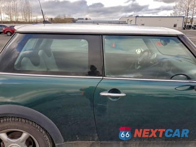 Zdjęcie 11 z 12 samochodu: 2005 MINI COOPER VIN:WMWRC33575TK60115 - miniatura