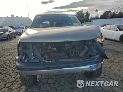 Piąte zdjęcie samochodu w środku: 2002 CHEVROLET TAHOE C1500 VIN:1GNEC13TX2J310637 - miniatura
