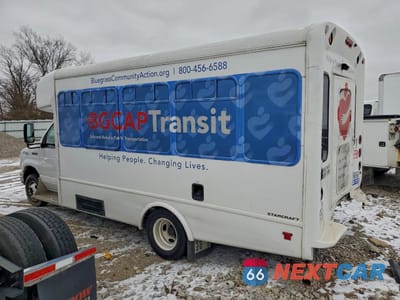 Trzecie zdjęcie samochodu z tyłu: 2019 FORD ECONOLINE E350 SUPER DUTY CUTAWAY VAN VIN:1FDEE3FS9KDC71664 - miniatura