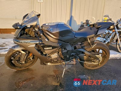 Trzecie zdjęcie samochodu z tyłu: 2016 YAMAHA YZFR1 VIN:JYARN39E6GA001873 - miniatura