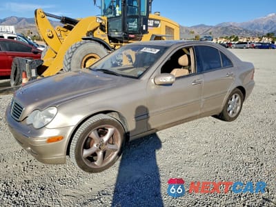 2001 MERCEDES-BENZ C 320 WDBRF64J11F014059 - główne zdjęcie licytacji z USA - miniatura