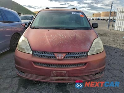 Piąte zdjęcie samochodu w środku: 2005 TOYOTA SIENNA VIN:5TDZA23C65S355250 - miniatura