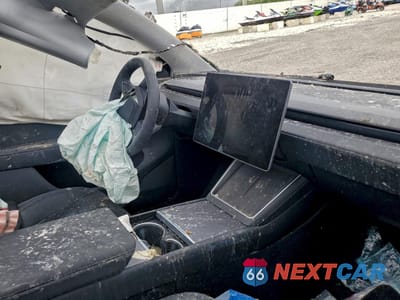 Zdjęcie 8 z 12 samochodu: 2026 TESLA MODEL Y VIN:7SAYGDEE2TA394469 - miniatura