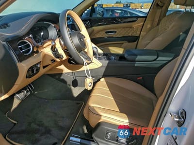 Zdjęcie 7 z 12 samochodu: 2022 BENTLEY BENTAYGA VIN:SJAAM2ZV5NC039838 - miniatura