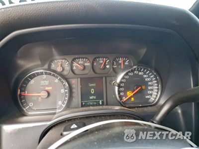 Zdjęcie 9 z 16 samochodu: 2018 CHEVROLET SILVERADO K1500 VIN:1GCNKNEC5JZ227729 - miniatura