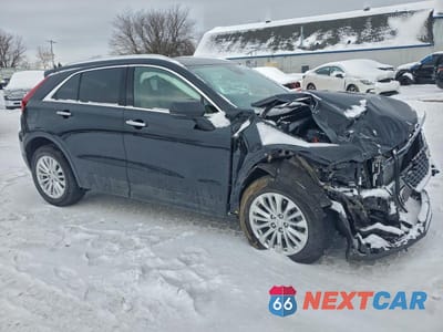 Czwarte zdjęcie samochodu z boku: 2024 CADILLAC XT4 LUXURY VIN:1GYFZBR41RF246867 - miniatura