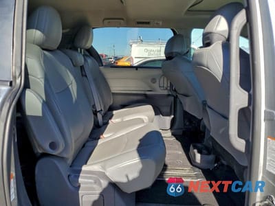 Zdjęcie 11 z 12 samochodu: 2021 TOYOTA SIENNA XLE VIN:5TDYRKEC2MS029736 - miniatura