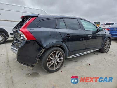Trzecie zdjęcie samochodu z tyłu: 2015 VOLVO V60 CROSS COUNTRY PREMIER VIN:YV4612HK4F1001497 - miniatura