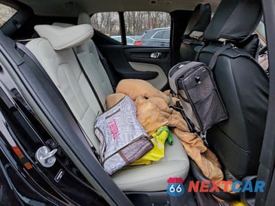 Zdjęcie 11 z 13 samochodu: 2023 VOLVO XC40 ULTIMATE VIN:YV4L12UXXP2097068 - miniatura