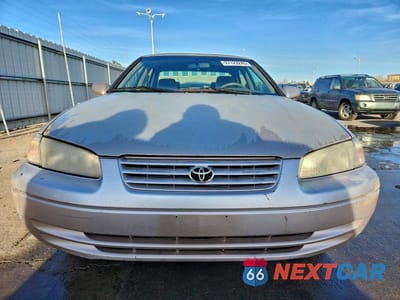 Piąte zdjęcie samochodu w środku: 1997 TOYOTA CAMRY LE VIN:JT2BG22K0V0083864 - miniatura
