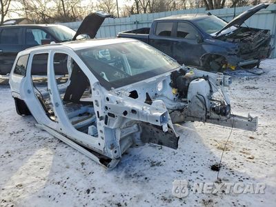 Czwarte zdjęcie samochodu z boku: 2014 JEEP GRAND CHEROKEE SRT-8 VIN:1C4RJFDJ1EC398450 - miniatura
