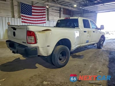 Trzecie zdjęcie samochodu z tyłu: 2023 RAM 3500 TRADESMAN 4WD 6.7L TDSL 8'BOX VIN:3C63RRGL6PG501298 - miniatura