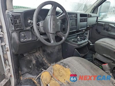 Zdjęcie 8 z 12 samochodu: 2004 CHEVROLET EXPRESS UTILITY / SERVICE TRUCK VIN:1GBHG31U441183103 - miniatura