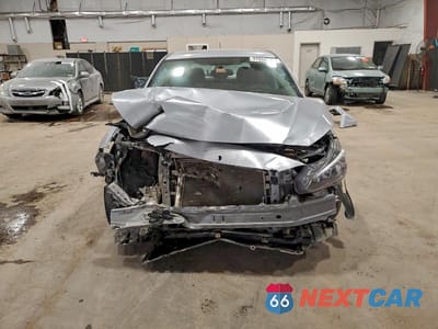 Piąte zdjęcie samochodu w środku: 2018 SUBARU IMPREZA VIN:4S3GTAA60J3714404 - miniatura