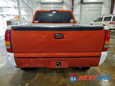 Zdjęcie 6 z 12 samochodu: 2001 CHEVROLET SILVERADO K1500 VIN:2GCEK19T611278975 - miniatura