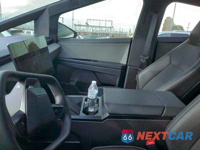 Zdjęcie 9 z 13 samochodu: 2024 TESLA CYBERTRUCK VIN:7G2CEHED8RA056642 - miniatura