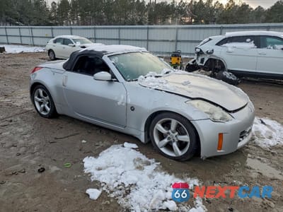 Czwarte zdjęcie samochodu z boku: 2007 NISSAN 350Z ROADSTER VIN:JN1BZ36A37M652715 - miniatura
